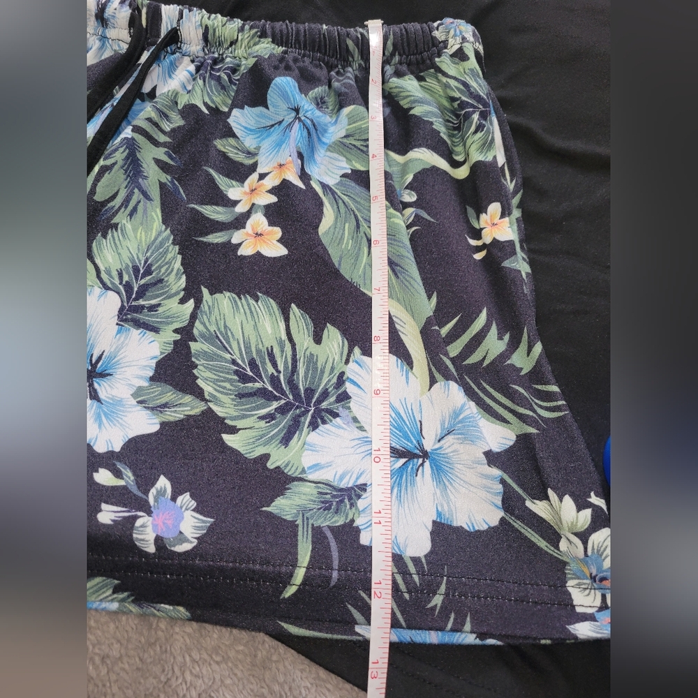 Black Pajama Top with Tropical Floral Shorts - Picture 7 of 8
